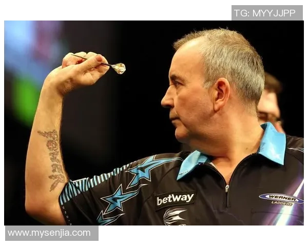 足球明星飞镖高清图片展示让你领略运动与艺术的完美结合