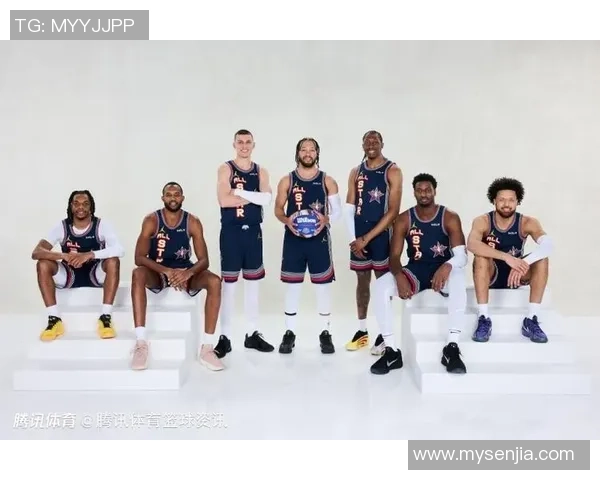 足球明星与NBA球员同框合影展现体育魅力与友谊的精彩瞬间 足球明星与NBA球员同框合影展现体育魅力与友谊的精彩瞬间